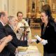 Momento de la jura, entrega de Diploma e Insignia de la Cofradía del Portillo de Zaragoza a la Ilma. Sra. doña Mercedes de Parada Rodríguez.